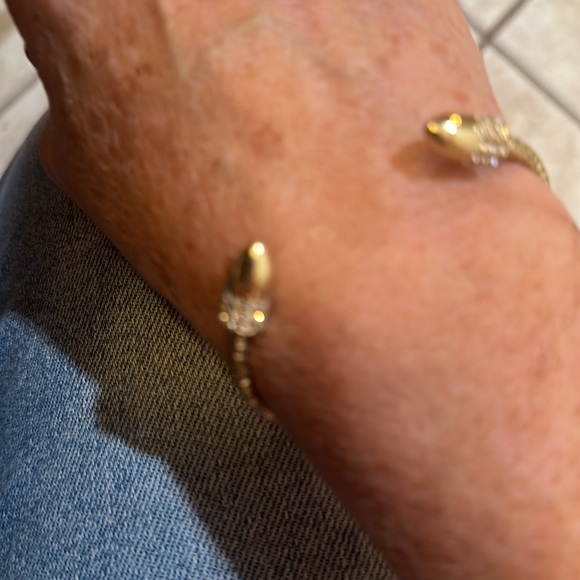 Cuff bracelet - Picture 4 of 4